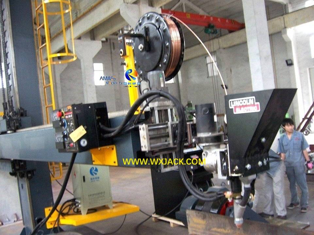 8 Column and Boom Welding Manipulator 2 100_9601