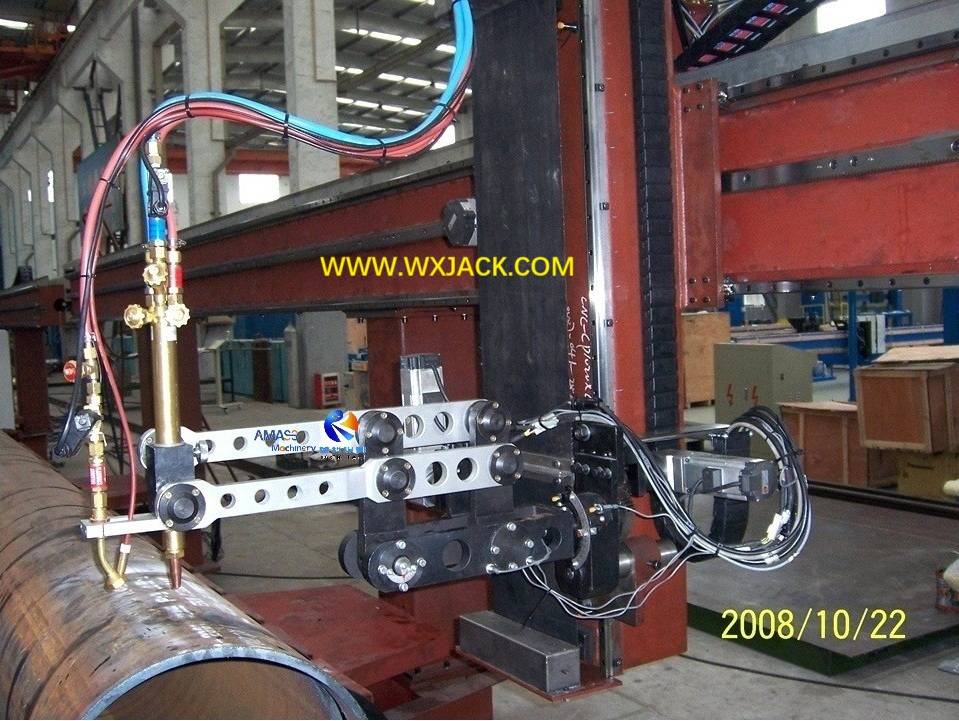 CNC-CP3-600/L 用于小管子的3轴数控相贯线切割机