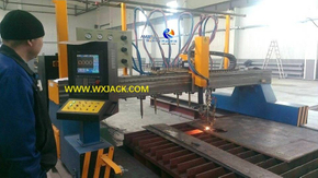 2017年，数控切割机