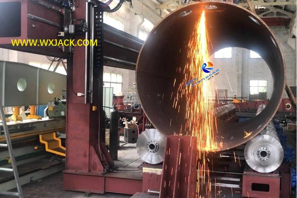 CNC-CP3-600/L 用于小管子的3轴数控相贯线切割机