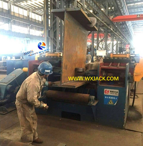 2013年，重型液压H型钢矫正机