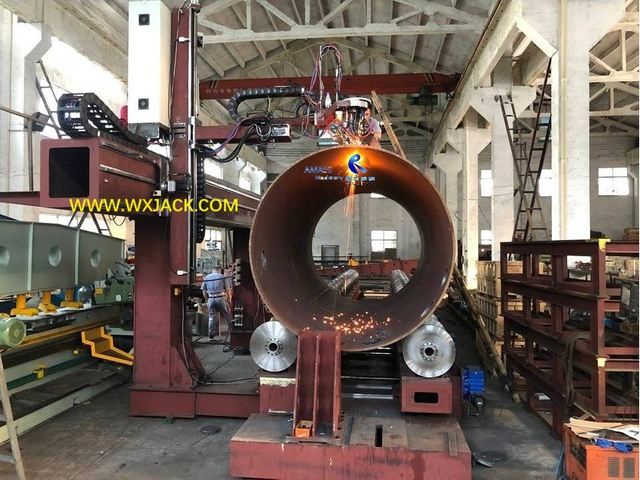 3 7 Axis Large CNC Pipe Cutting Machine 43 IMG_4605