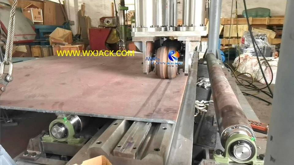 3 Plate Butt Welding Seam Straightening Machine 4.jpg