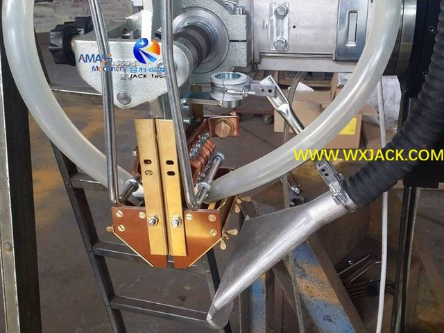 11 Column and Boom Welding Equipment 6 20150108_105914