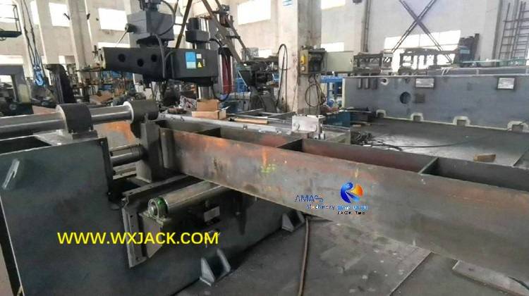 2 BOX H Beam Longitudinal Straightening Machine 3.jpg