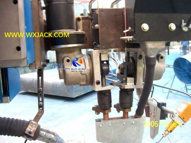 10 Column and Boom Welding Manipulator 34